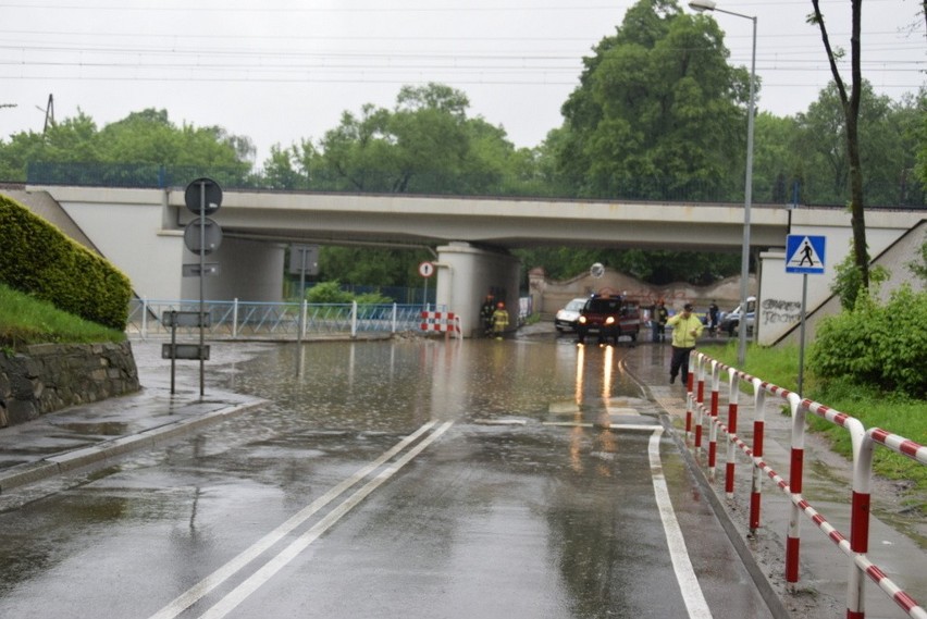 Tarnów i cały region walczą z powodzią [ZDJĘCIA]