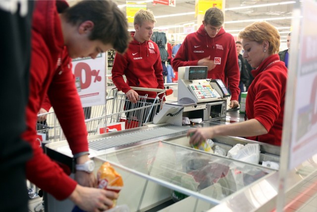 W Zielone Świątki zakupów nie zrobimy - sklepy będą zamknięte