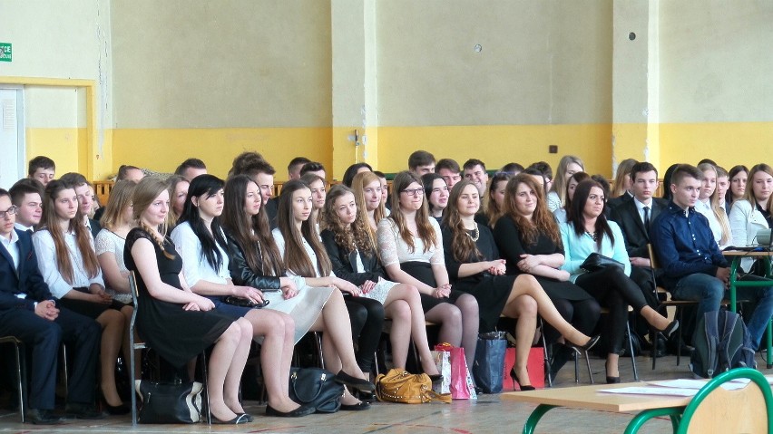 Zakończenie roku szkolnego maturzystów w II LO w Olkuszu