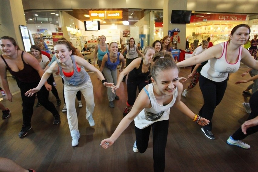 Zumba w Galerii MM. Nie udało się pobić rekordu Guinessa