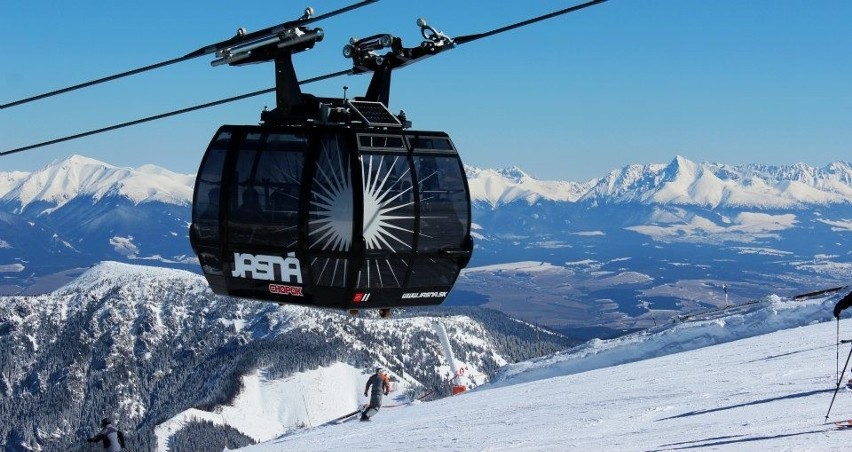 Ośrodek Jasna. Niskie Tatry. Kolej gondolowa na szczyt...