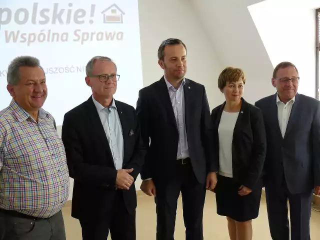 Na zdjęciu od lewej: Herbert Czaja, Roman Kolek, Rafał Bartek, Zuzanna Donath-Kasiura i poseł MN Ryszard Galla.