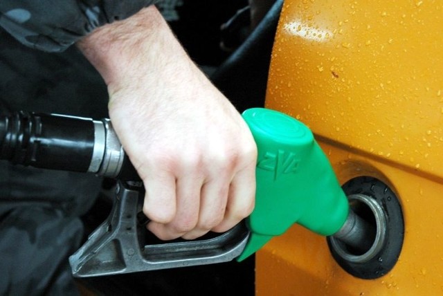 Kierowcy denerwują się rosnącymi cenami paliw. Fot. T. Poźniak