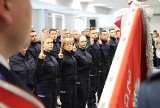 Uroczyste ślubowanie nowych policjantów Garnizonu Mazowieckiego w Radomiu. Przysięgę złożyło 39 funkcjonariuszy. Zobacz zdjęcia