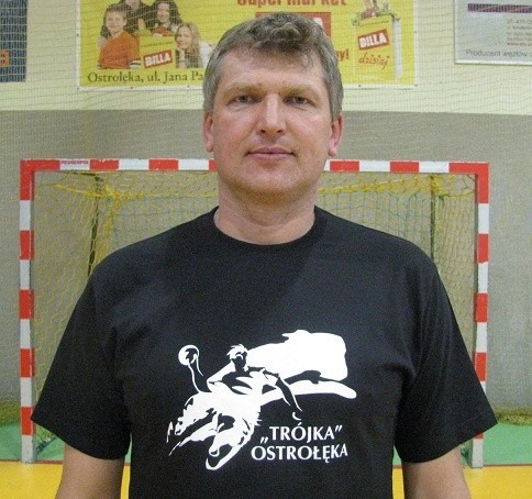 Szkoleniowiec ostrołęckiej Trójki Arkadiusz Chełmiński.