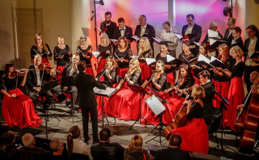 Morskie pieśni w Gdańsku. Patriotyczny koncert Cappelli Gedanensis i Konstantego Andrzeja Kulki preludium obchodów Zaślubin Polski z morzem