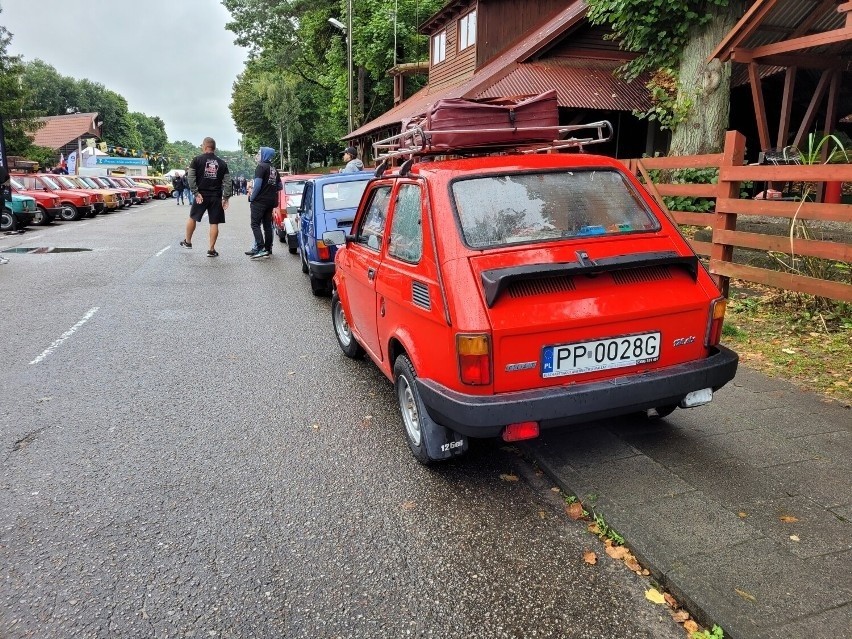 Około 150 "maluchów" z całej Polski przyjechało do Lubasza....