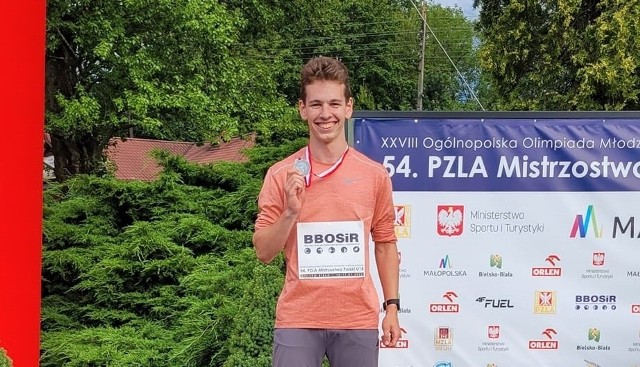 Jakub Pestka, który jest również reprezentantem Polski w swojej kategorii wiekowej, był drugi w MP U-18