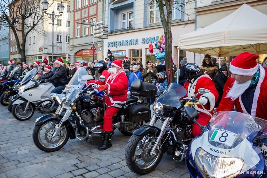 W sobotę na jubileuszową Świąteczną Iluminację organizatorzy...