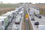 Autostrada A4 pod Wrocławiem. Jeden wielki korek. I kolejny wypadek...