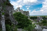 Zamek Ogrodzieniec: zwiedzanie, historia i legendy. Jakie tajemnice skrywają ruiny na Szlaku Orlich Gniazd?
