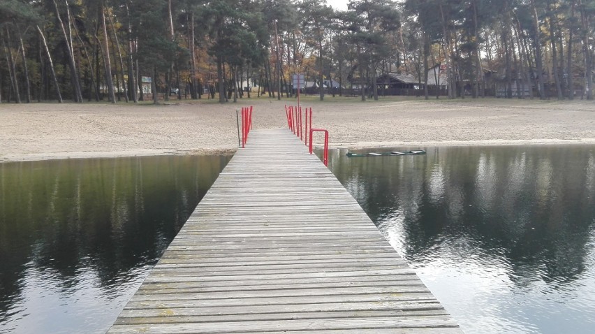 Latem na plaży tłok - jesienią pustka. Tak wyglądają...