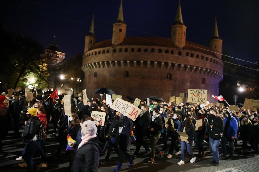 Piełko Kobiet. Studencki protest przeszedł ulicami Krakowa.