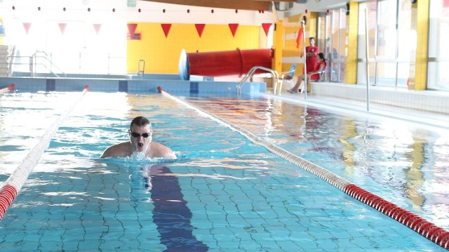 Dzieci, młodzież i studenci z Krapkowic mogą korzystać przez dwa miesiące z krytego basenu zupełnie za darmo.
