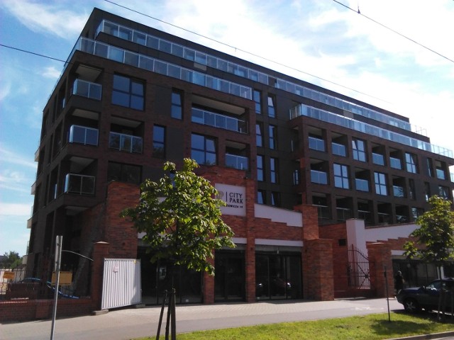 Piękny nowy budynek przy Chodkiewicza. Centrum Bydgoszczy zaczyna odzyskiwać blask dzięki realizacji takim jak ta w pobliżu UKW. To tylko jednak z wielu podobnych inwestycji w Śródmieściu.