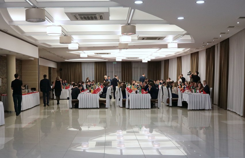 Ponad dwieście osób bawiło się w Hotelu Rudnik na balu...