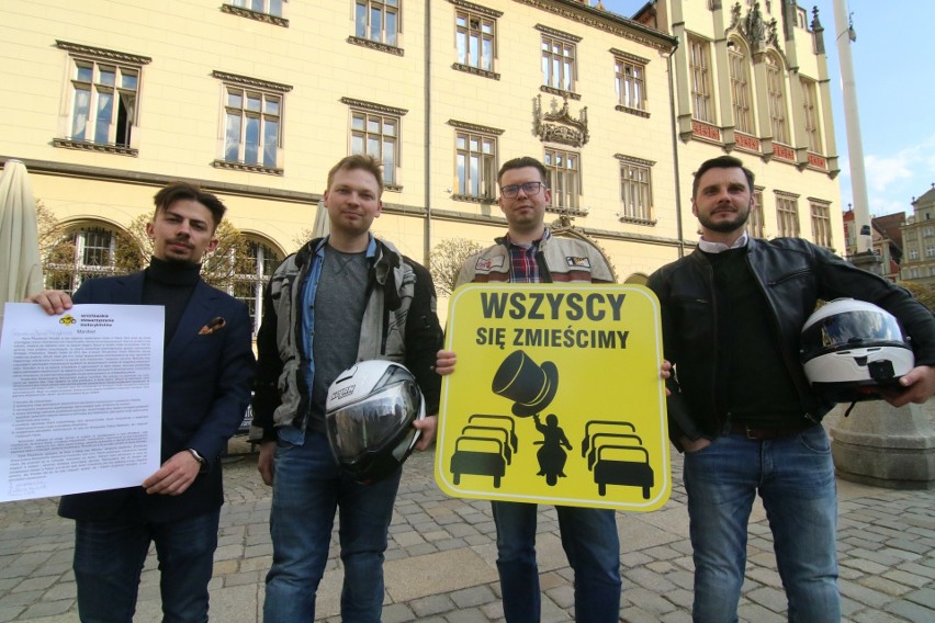 Wrocławscy motocykliści przyszli z manifestem do prezydenta Sutryka 