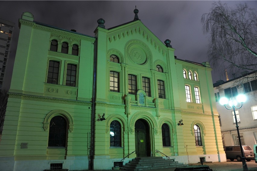 W Warszawie pozostała już tylko jedna czynna synagoga,...