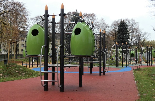 Zakończyła się główna część prac związanych z rewitalizacją Parku Miejskiego w Brzeszczach