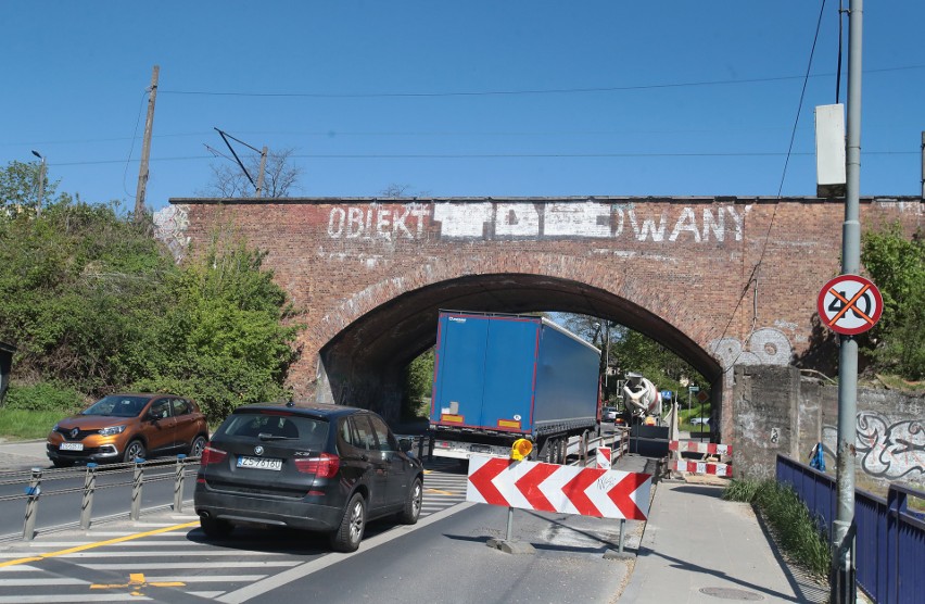 Zawaliła się skarpa wiaduktu w Szczecinie? To zaplanowane prace