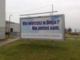 Prowokacyjny billboard. Nie wierzysz w Boga? Nie jesteś sam 