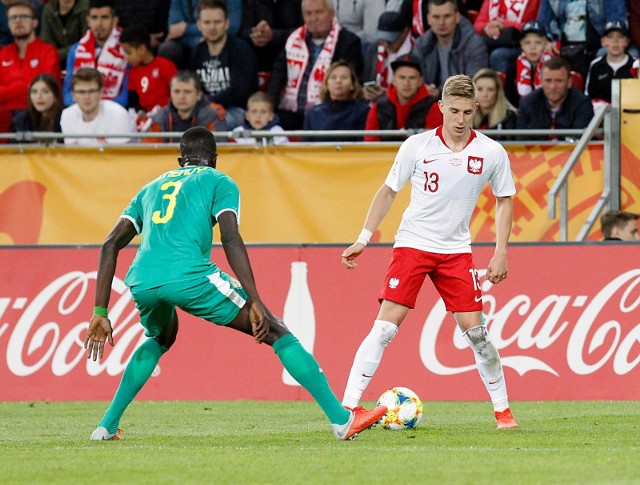 Zawodnik Lecha Poznań w trakcie meczu reprezentacji Polski do lat 20 z Senegalem