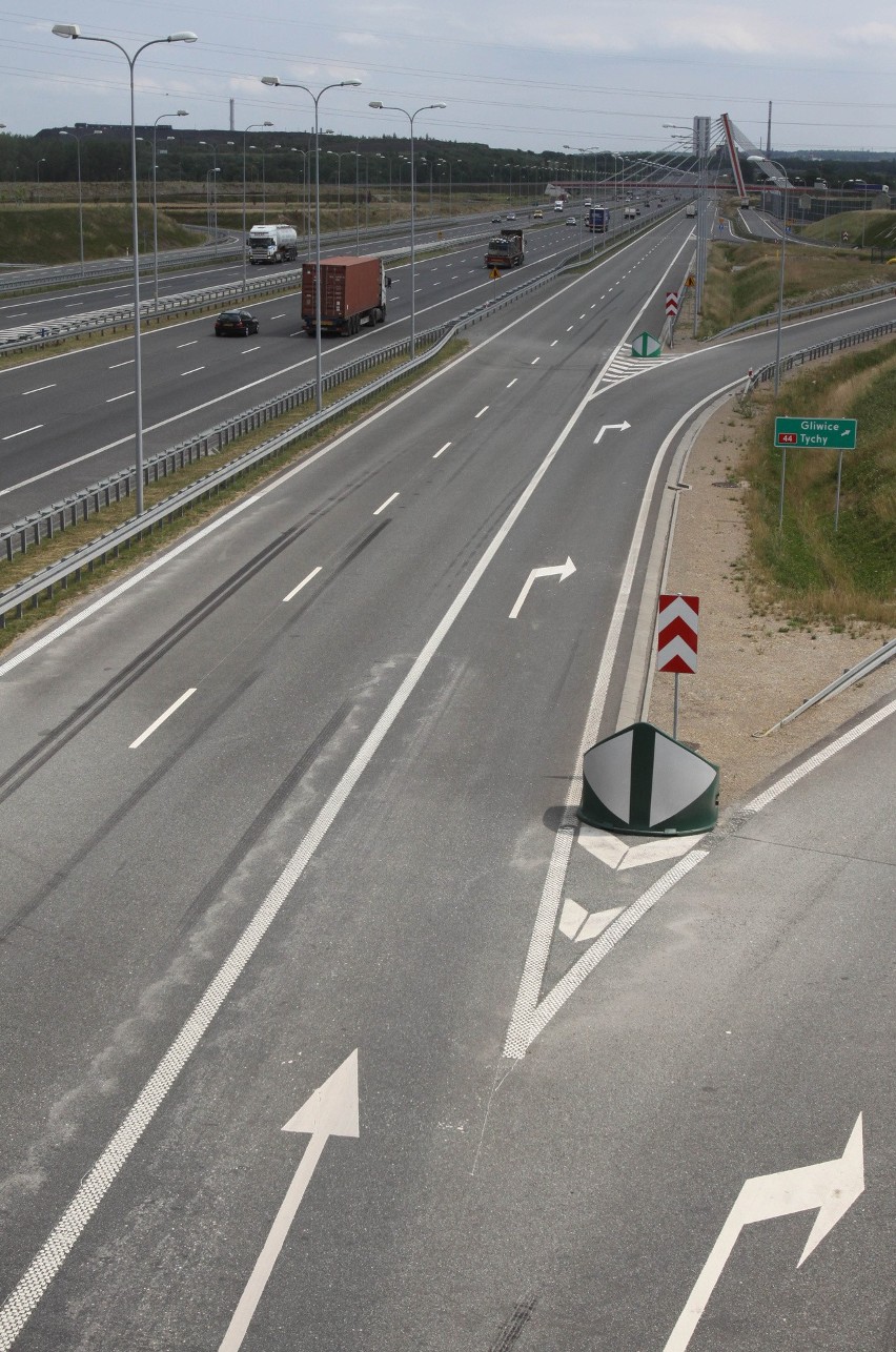 W Gliwicach krzyżują się dwie autostrady A1 i A4. To...