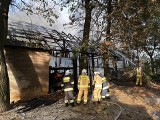 Pożar stodoły pod Krakowem. W akcji gaśniczej brało udział kilka zastępów straży pożarnej