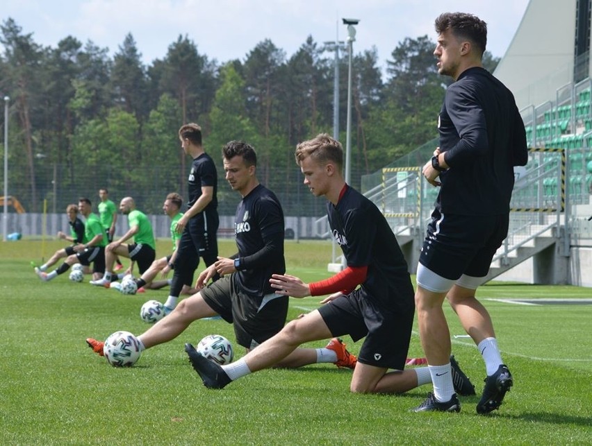 2 liga. Stal Stalowa Wola intensywnie trenuje. Szymon Szydełko: Musimy lepiej poznać nasze boisko (WIDEO, ZDJĘCIA)