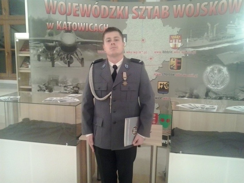 Policjant z OPP w Katowicach wyróżniony Gwiazdą Afganistanu [ZDJĘCIA]