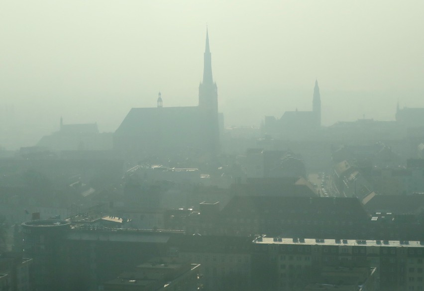 Smog w Szczecinie. Czarny dym zgłoś straży miejskiej. Znów byliśmy truci?