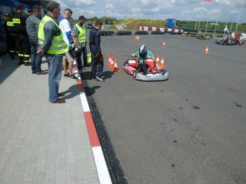 Bicie rekordu Guinessa w jeździe gokartem na Autodromie...