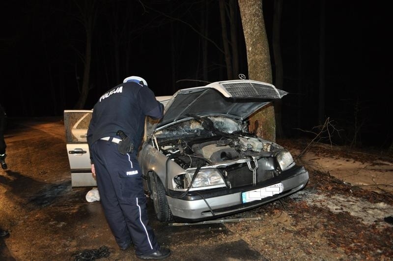 Tragedia koło Przywidza. Nie żyje kierowca [ZDJĘCIA] 