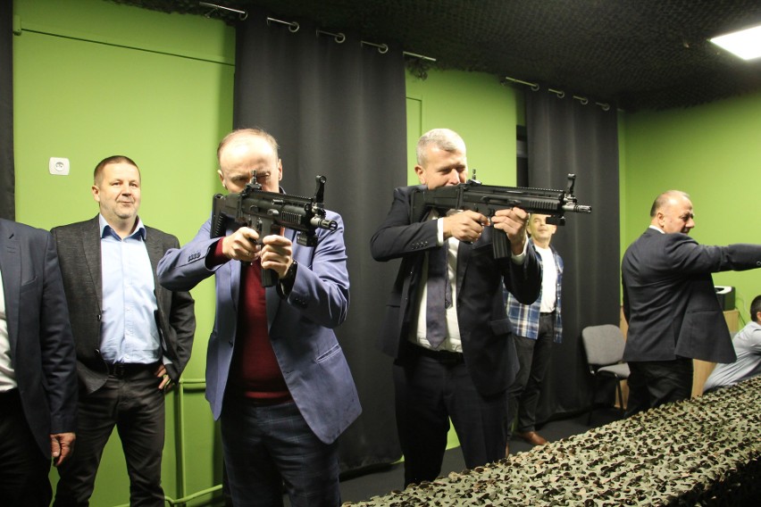 W Zespole Szkół Mechanicznych w Łapach powstała wirtualna strzelnica laserowa                                  
