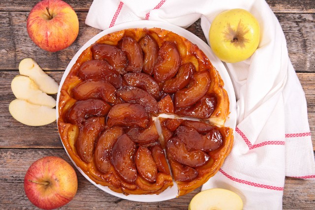 Tarta Tatin - już ponad stulecie ta słodka z jabłkami tarta nazywa się klasykiem francuskiej kuchni