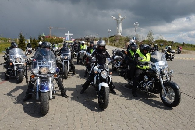 Już po raz jedenasty miłośnicy jednośladów z diecezji zielonogórsko-gorzowskiej rozpoczynają sezon motocyklowy od spotkania w Rokitnie.