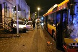 Nocne zderzenie autobusu MPK i samochodu osobowego w Rzeszowie [ZDJĘCIA]