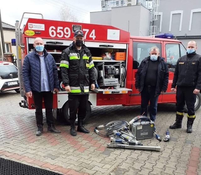Strażacy z Orońska zostali zaopatrzeni przez komendę powiatową w cenny sprzęt.