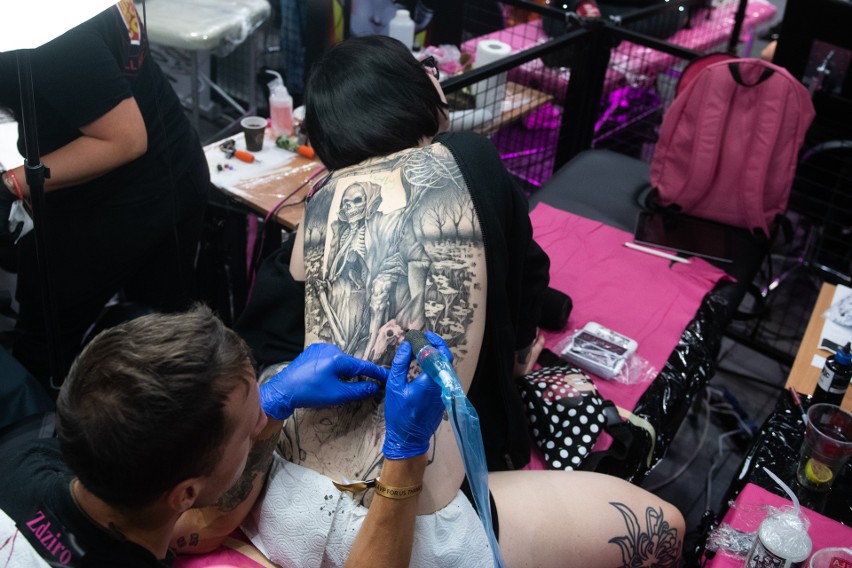 Zobacz zdjęcia z pierwszego dnia Tattoo Konwent 2021 na MTP...