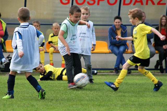 W Połańcu rozegrany został ciekawy turniej żaków młodszych. Rywalizowali młodzi adepci futbolu.