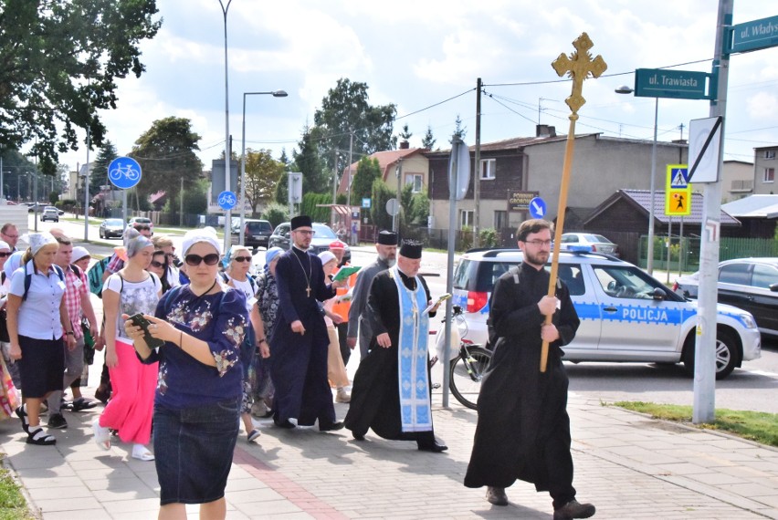 Kilkaset osób poszło w pieszej pielgrzymce do Supraśla. Tam...