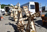 Drewniane wyroby do domu i ogrodu na giełdzie w Sandomierzu w sobotę 25 czerwca. Drewniane meble okazały się hitem! 