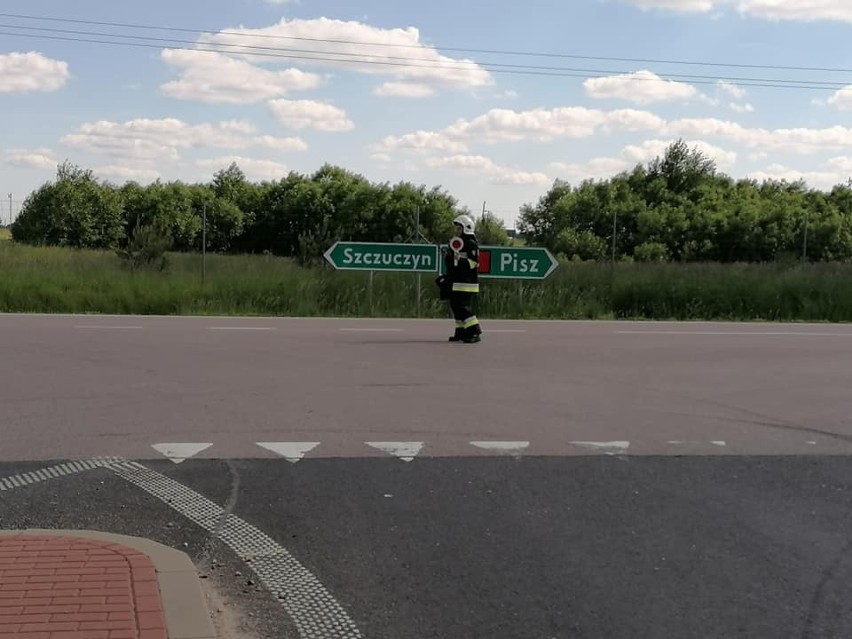 Szczuczyn. Zderzenie motocykla z osobówką. Ranna pasażerka jednośladu