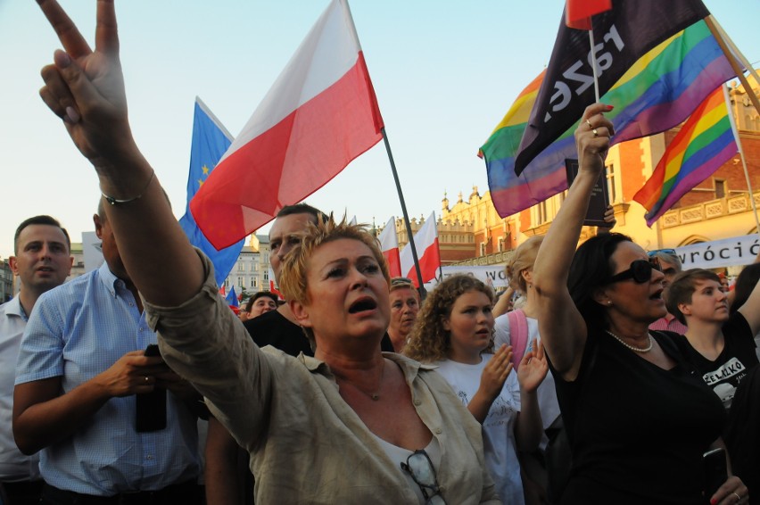 Kraków. Wielki protest na Rynku Głównym w obronie sądów