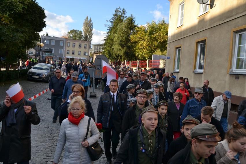 Prezydent Andrzej Duda złożył wieniec pod Pomnikiem...