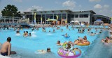 Odkryte baseny "Rawka" w Ostrowcu są już napełniane wodą. Kiedy rozpocznie się sezon? [ZDJĘCIA]