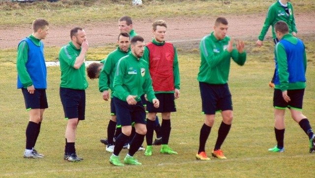 Piłkarze Staru Starachowice zremisowali ze Świtem Ćmielów 2:2.