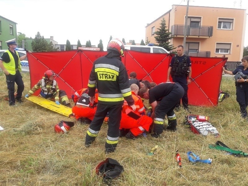 Wypadek motocyklisty w Krapkowicach. Ma poważne obrażenia, lądował helikopter LPR
