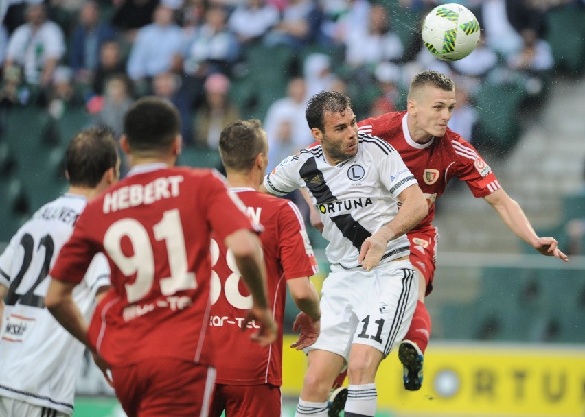 Legia Warszawa rozbiła Piasta Gliwice 4:0 i jest o krok od...