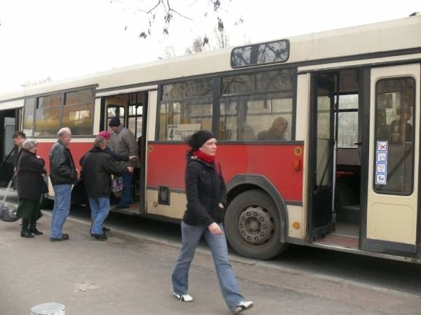 Mimo próby paraliżu miejskiej komunikacji przez kilkunastu pracowników, pasażerowie nawet nie odczuli zagrożenia, dzięki szybkiej akcji dyrektora i pracowników.